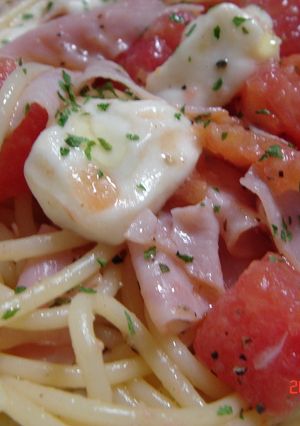 にんにく香るトマトとモッツァレラのパスタ-レシピのメイン写真