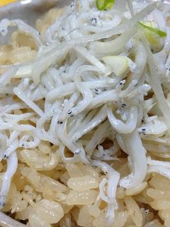 カルシウムたっぷり☆しらすの炊き込みご飯-レシピのメイン写真