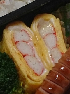 彩りキレイ♪カニカマ卵焼き-レシピのメイン写真