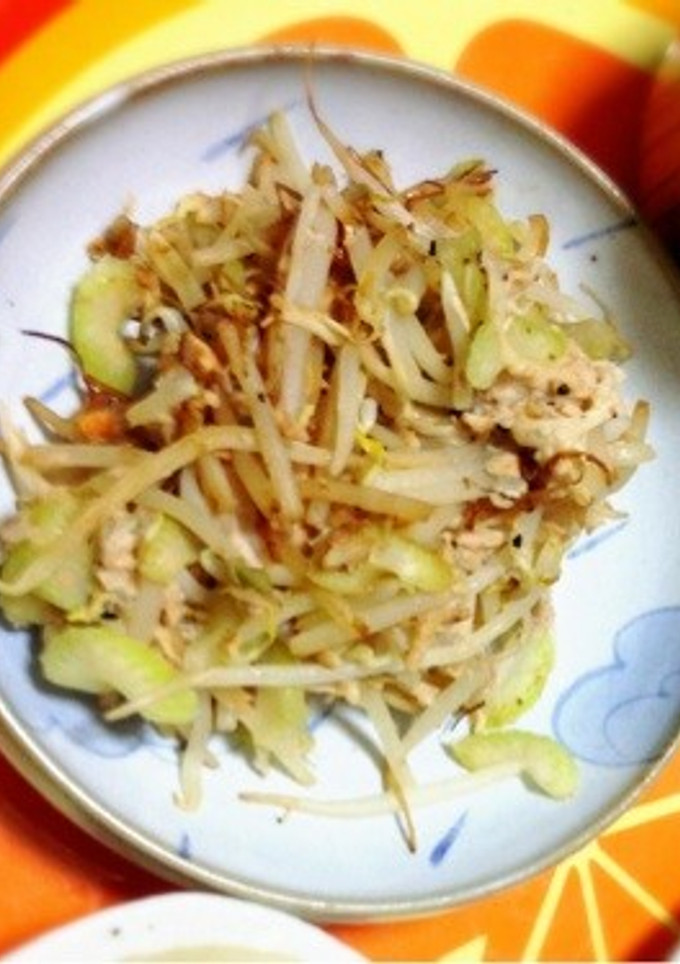 セロリともやしとキノコのツナマヨ炒め-レシピのメイン写真
