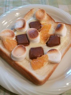 マシュマロとチョコと果物のチーズトースト-レシピのメイン写真