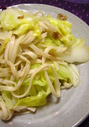 春キャベツとアンチョビの炒めうどん-レシピのメイン写真