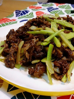 牛肉とブロッコリーの茎のオイスター炒め☆-レシピのメイン写真