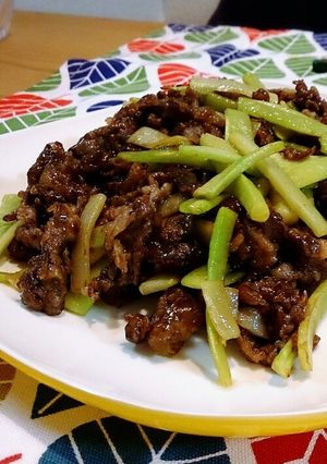 牛肉とブロッコリーの茎のオイスター炒め☆-レシピのメイン写真