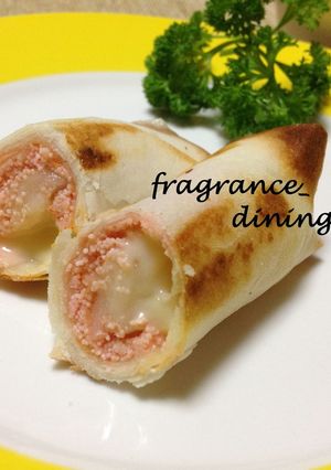 春巻きの皮で♥︎お餅とめんたいことチーズ-レシピのメイン写真