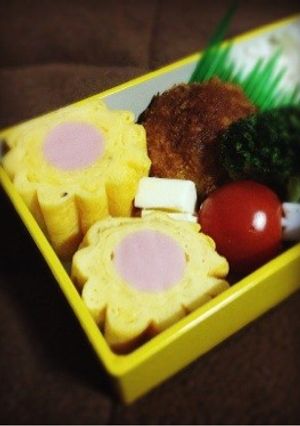 お弁当に♪お花の卵焼き-レシピのメイン写真