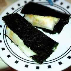 รูปของ 余ったお餅で、鮭チーズサンド
