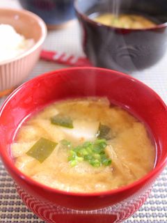 里芋とワカメのお味噌汁-レシピのメイン写真