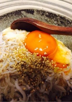 【5分】シラスととろろの漬け卵丼-レシピのメイン写真