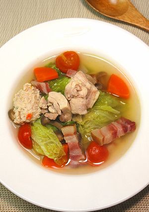 超簡単♪鶏肉と白菜の具沢山コンソメスープ-レシピのメイン写真