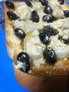 余ったお餅で♡黒蜜きなこ黒豆トースト!-レシピのメイン写真