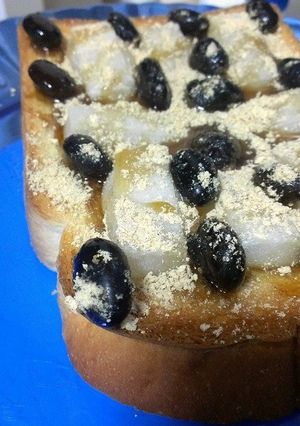 余ったお餅で♡黒蜜きなこ黒豆トースト！-レシピのメイン写真