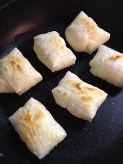 フライパンで お餅を焼こう‼︎-レシピのメイン写真