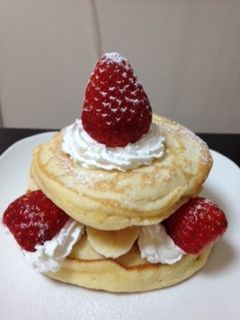 簡単デコレーション☆ケーキ風パンケーキ-レシピのメイン写真