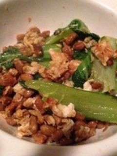 簡単5分で!チンゲン菜と納豆の中華炒め-レシピのメイン写真