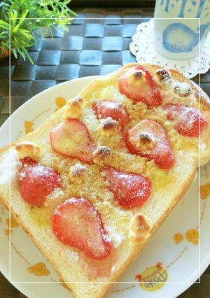 息子クンの好きな 白チョコいちごトースト-レシピのメイン写真