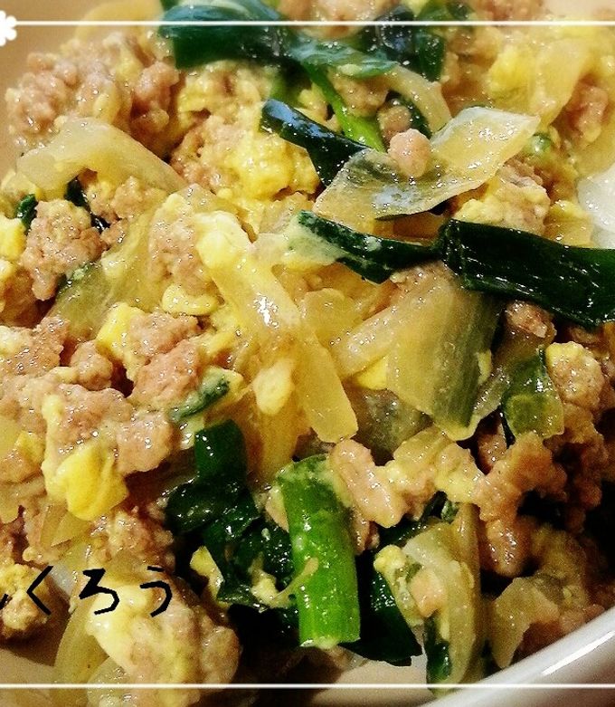 ぶたニラモヤたま丼-レシピのメイン写真