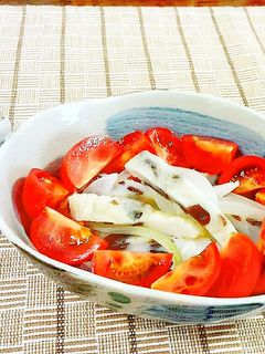 練り物と玉ねぎ・トマトの和風サラダ♪-レシピのメイン写真