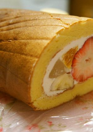 ふんわりフルーツロールケーキ-レシピのメイン写真