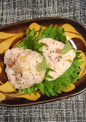 梅と大根菜のお結び-レシピのメイン写真