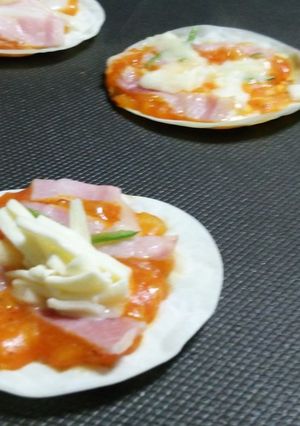餃子の皮でミニピザ-レシピのメイン写真