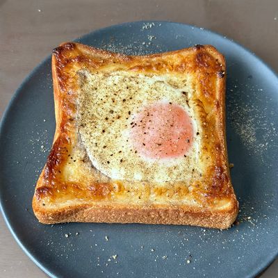 さっくさくのトースト ザクザク粒ピーナッツ味｜シュガートースト｜商品一覧｜ソントン
