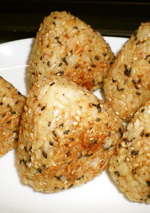ごまおかかたっぷり焼きおにぎり-レシピのメイン写真