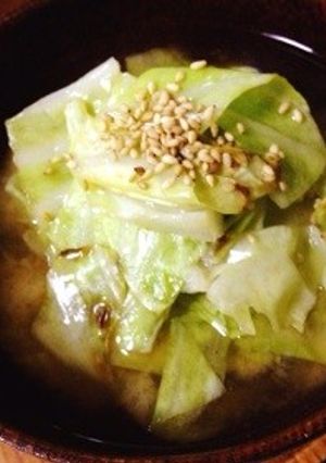 焦がしキャベツと玉ねぎのみそ汁-レシピのメイン写真