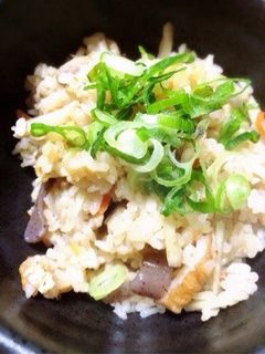 優しい味〜♡鶏とごぼうの炊き込みごはん-レシピのメイン写真