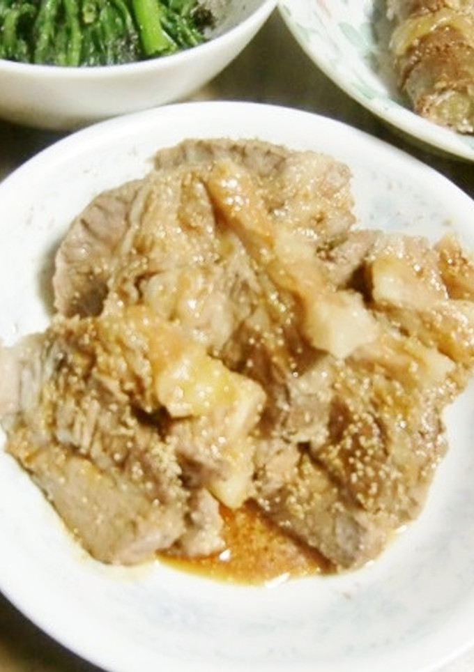 ケシの実入りの煮豚を甘く味付け-レシピのメイン写真