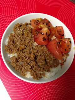 簡単おしゃれなトマそぼろ丼-レシピのメイン写真
