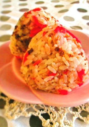 肉そぼろと紅生姜のおにぎり-レシピのメイン写真