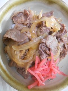 簡単・牛切り落とし肉と玉葱の牛丼-レシピのメイン写真