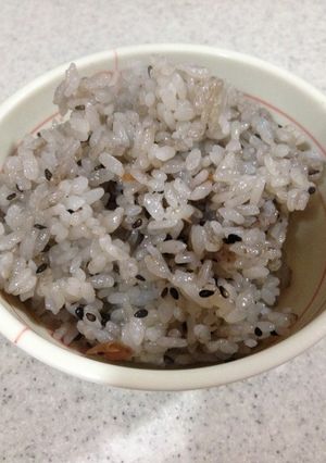 ほんのり梅味♡黒いごはん-レシピのメイン写真