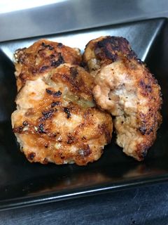 焼き鮭に飽きたら鮭でハンバーグ♡-レシピのメイン写真