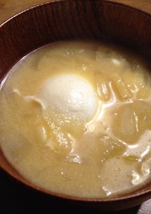 《簡単♪》まるごと玉子が入った味噌汁-レシピのメイン写真