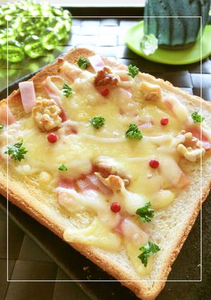 ベーコン×胡桃×チーズのトースト-レシピのメイン写真