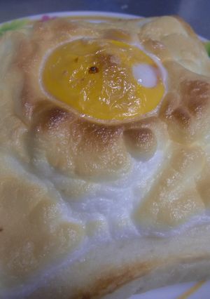卵白がフワフワ！目玉焼きトースト-レシピのメイン写真