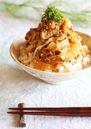 簡単◎りんごまるごとスタミナ豚丼-レシピのメイン写真