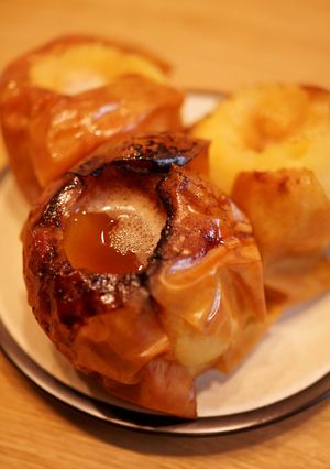 コクある味醂で りんごの丸焼き！-レシピのメイン写真