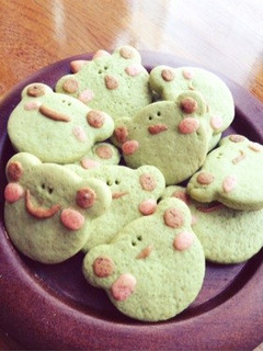 可愛いプレゼントかえるさんクッキー-レシピのメイン写真