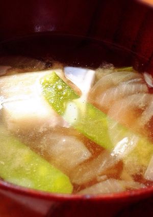 絹さやと麩の味噌汁-レシピのメイン写真