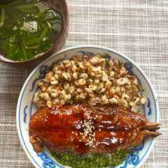 A picture of 秋刀魚の蒲焼き丼.