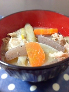 豚肉柔らか☆こんにゃく&根菜たっぷり豚汁-レシピのメイン写真