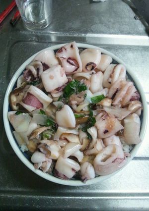 １月１９日朝御飯　【イカの塩麹炒め丼】-レシピのメイン写真
