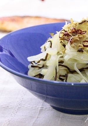 レンチンで簡単　玉ねぎの塩こぶ和え-レシピのメイン写真