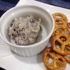 รูปของ 黒豆とクリームチーズの和風ディップ☆