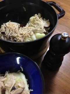 STAUB☆キノコとキャベツの蒸し煮☆-レシピのメイン写真