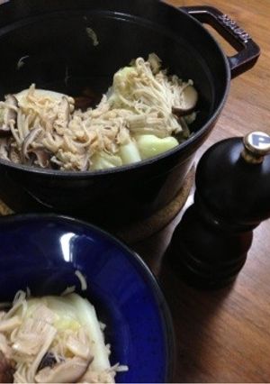 STAUB☆キノコとキャベツの蒸し煮☆-レシピのメイン写真