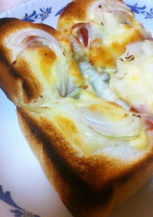 忙しい朝に!ハム&オニオンチーズトースト-レシピのメイン写真